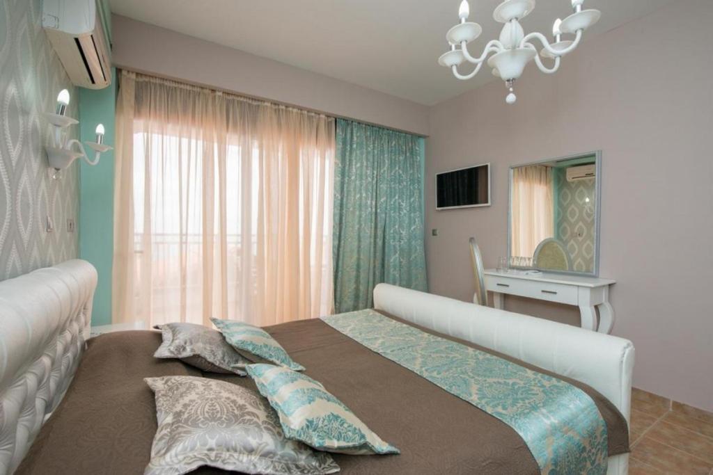 Maranton Beach Hotel Kinira Esterno foto