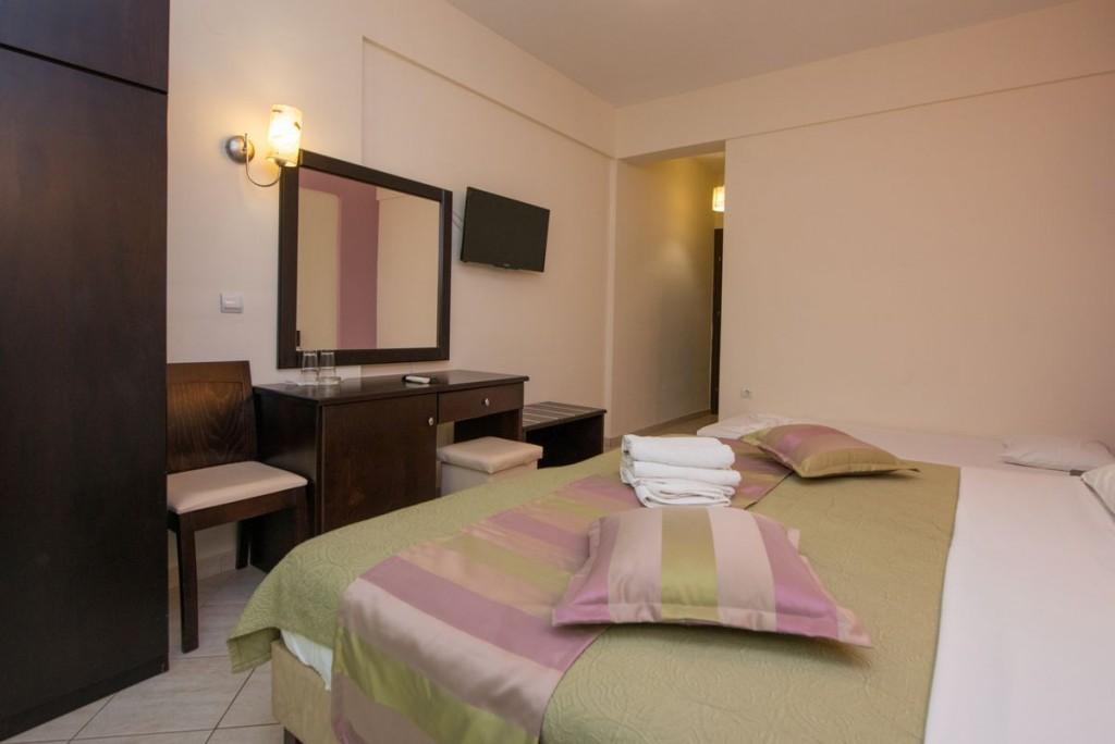 Maranton Beach Hotel Kinira Esterno foto