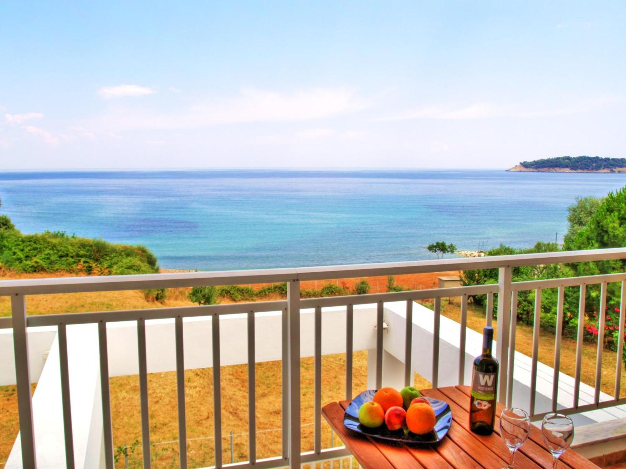 Maranton Beach Hotel Kinira Esterno foto
