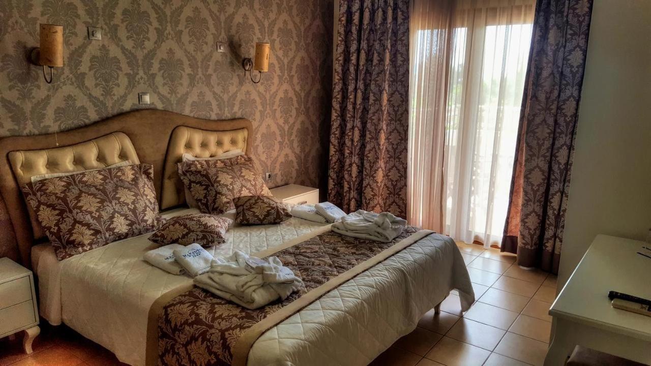 Maranton Beach Hotel Kinira Esterno foto