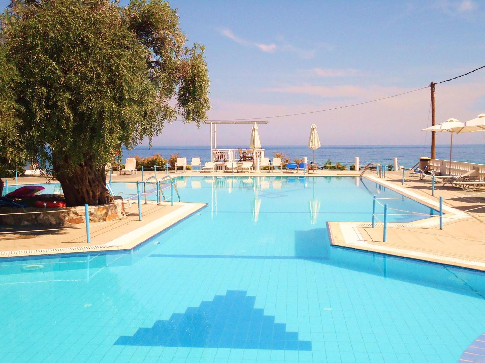 Maranton Beach Hotel Kinira Esterno foto