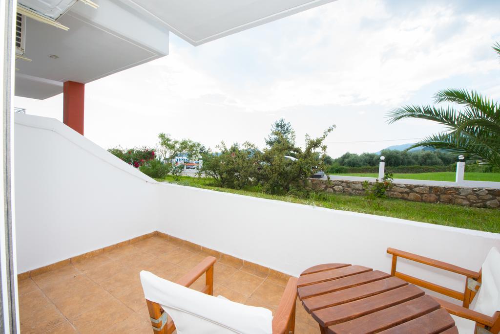 Maranton Beach Hotel Kinira Esterno foto