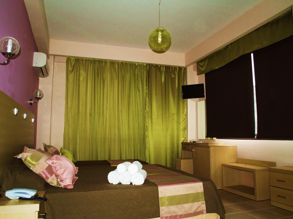 Maranton Beach Hotel Kinira Esterno foto