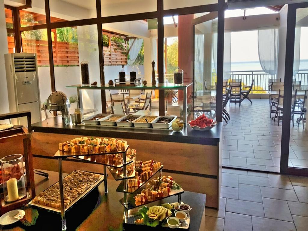 Maranton Beach Hotel Kinira Esterno foto