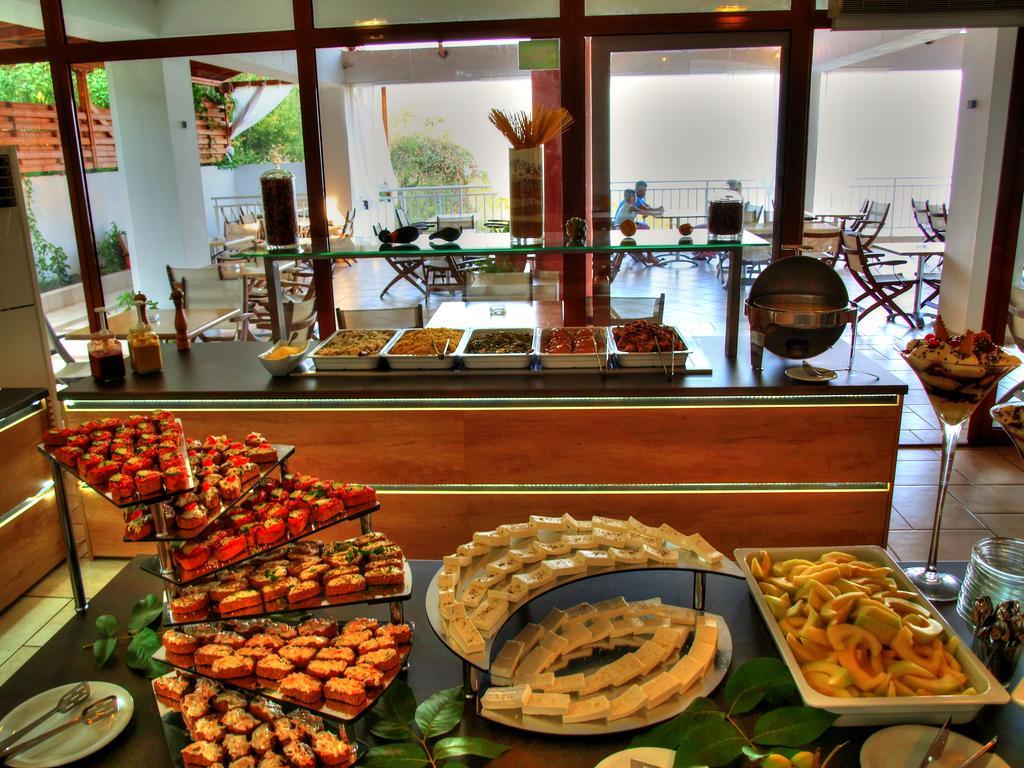 Maranton Beach Hotel Kinira Esterno foto