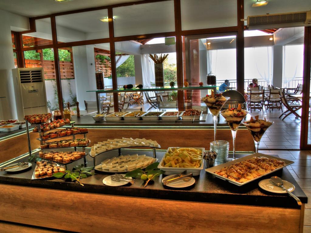 Maranton Beach Hotel Kinira Esterno foto
