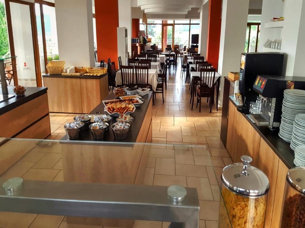 Maranton Beach Hotel Kinira Esterno foto