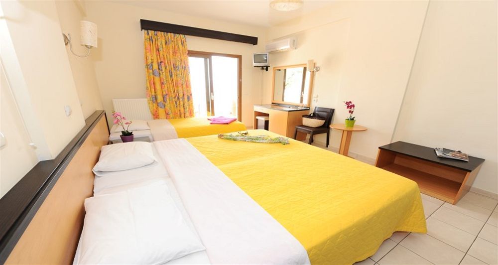 Maranton Beach Hotel Kinira Esterno foto