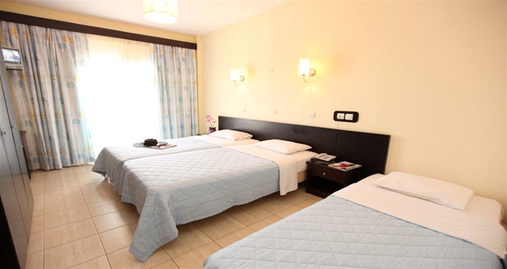 Maranton Beach Hotel Kinira Esterno foto