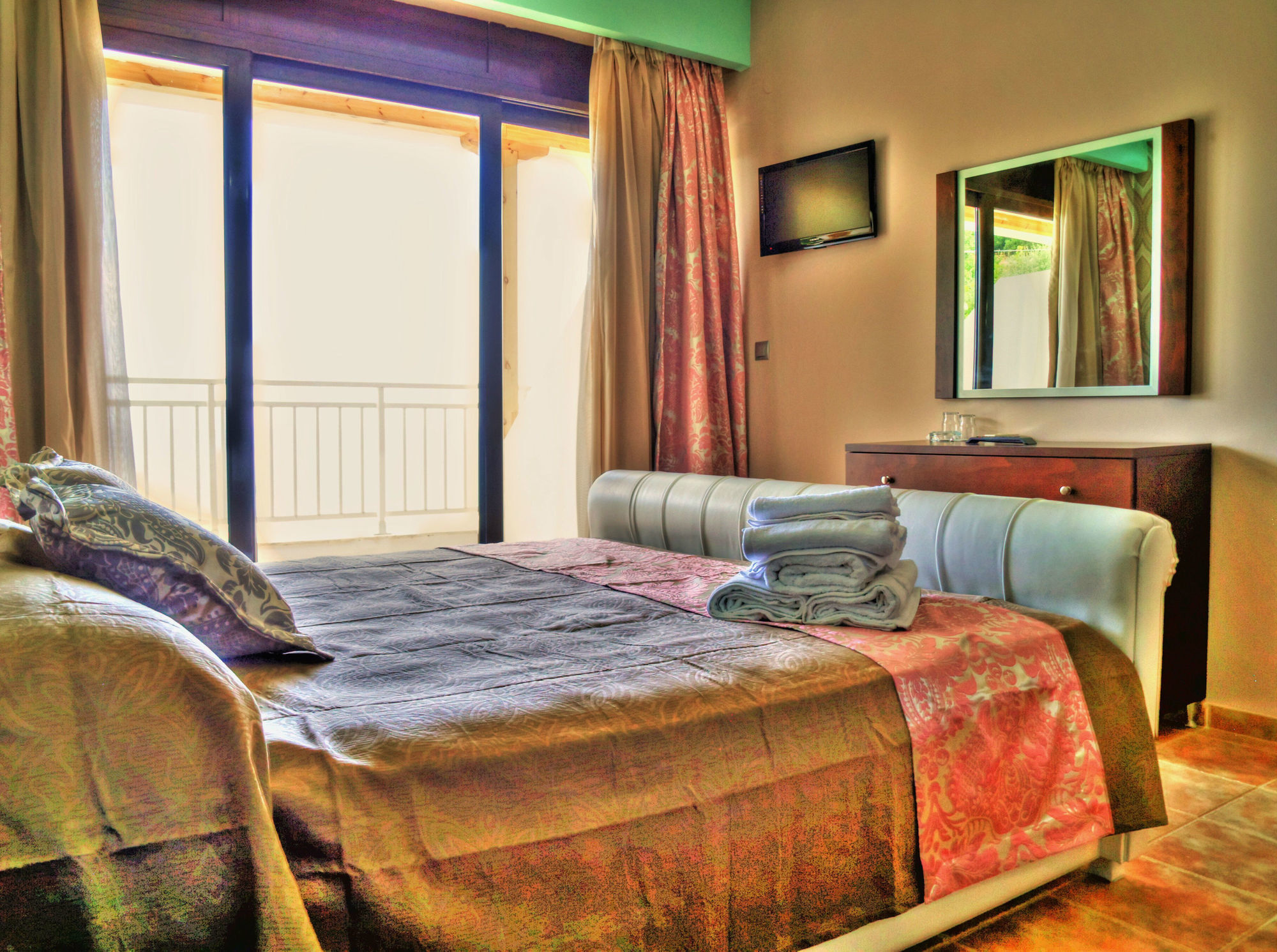 Maranton Beach Hotel Kinira Esterno foto